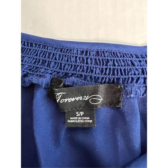 Forever 21 size small button down peasant top - Picture 5 of 9